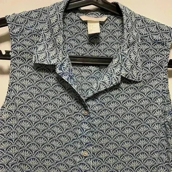 Light blue top - Picture 2 of 4